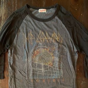 Men’s 3/4 Sleeve Def Leppard Graphic Tee